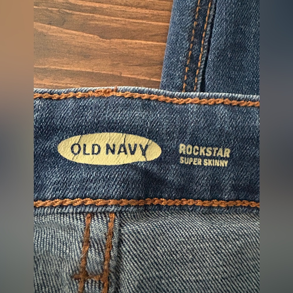 Old Navy women’s Dark Blue Skinny Jeans